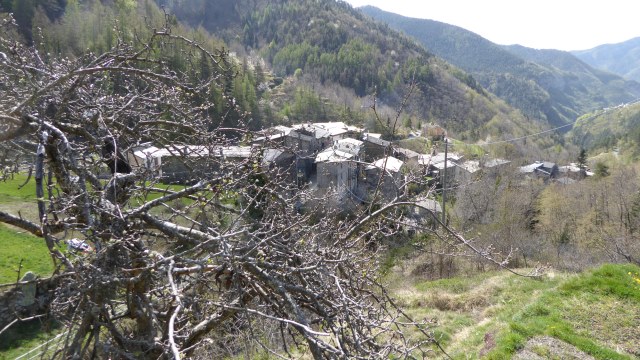 Au départ du village de Verdeggia