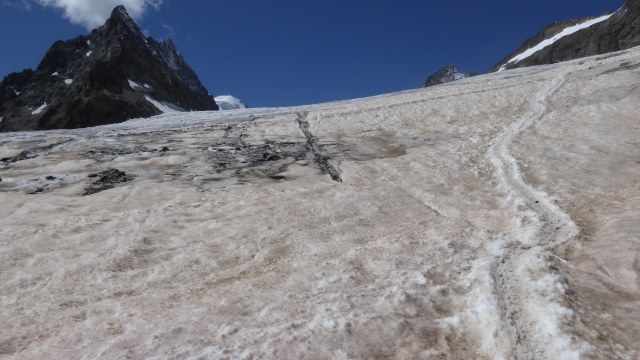 Quelques pas sur le bord du glacier