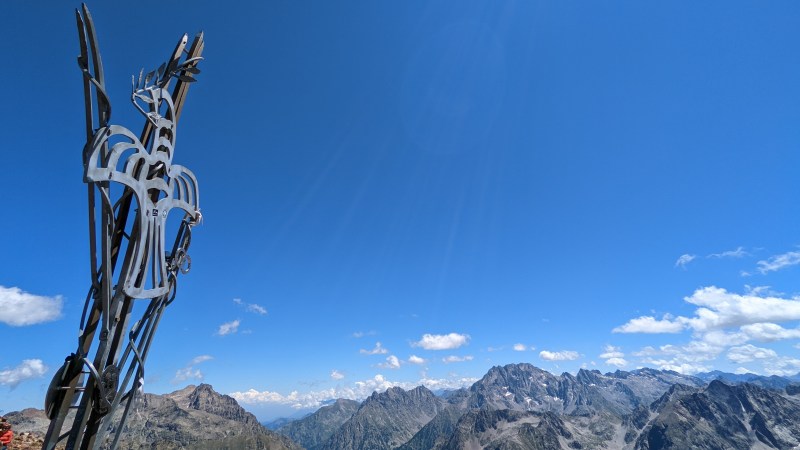 Croix au sommet du Mont Malinvern, à 2.938 mètres