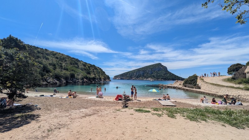 La plage à Cala Moresca
