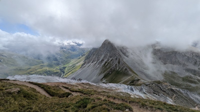 Descente vers le Col du Mône