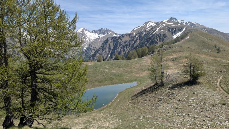Petit lac saisonnier sur la crête
