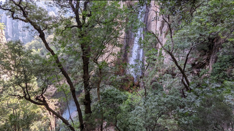 La cascade Piscia di Ghjaddu