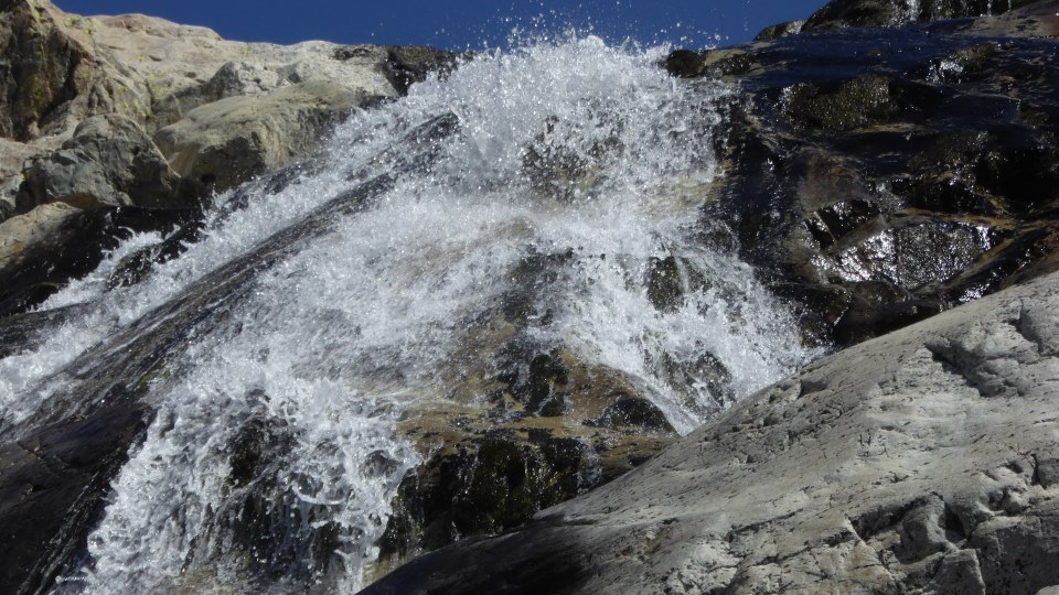 Cascade sous le Glacier Blanc
