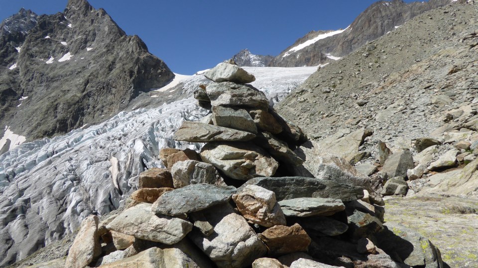 Cairn devant le Glacier Blanc