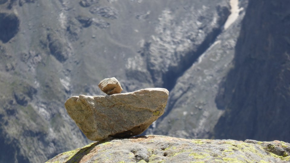 Mini-cairn